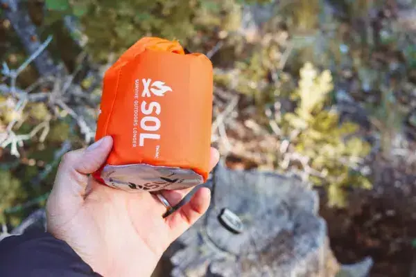 Bivouac d'Urgence avec Sifflet de Secours et Corde à Allume-Feu 1142